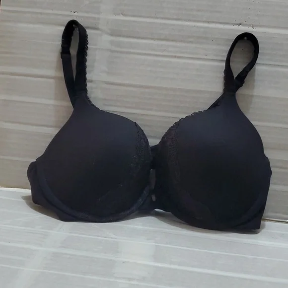 Victoria's Secret Padded Black Lace Trim Bra Size 36C - Picture 2 of 9